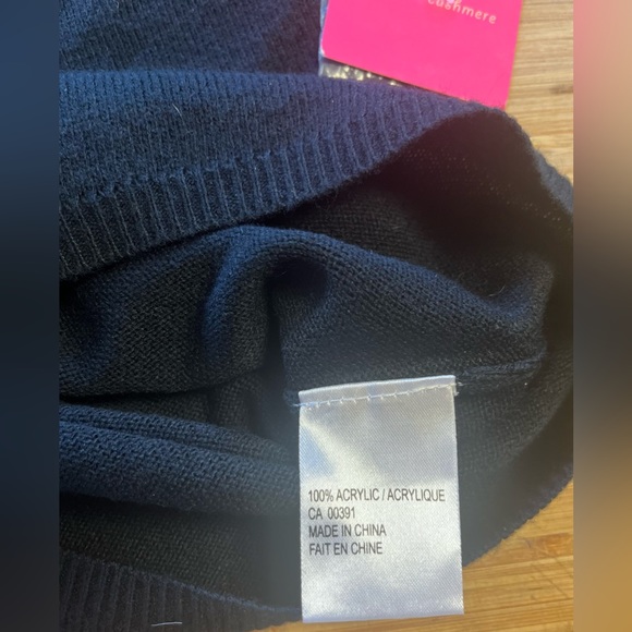 Franco Valeri Womans Short Sleeved Black Sweater w/ Gold Colored Embellishments! - Picture 7 of 9